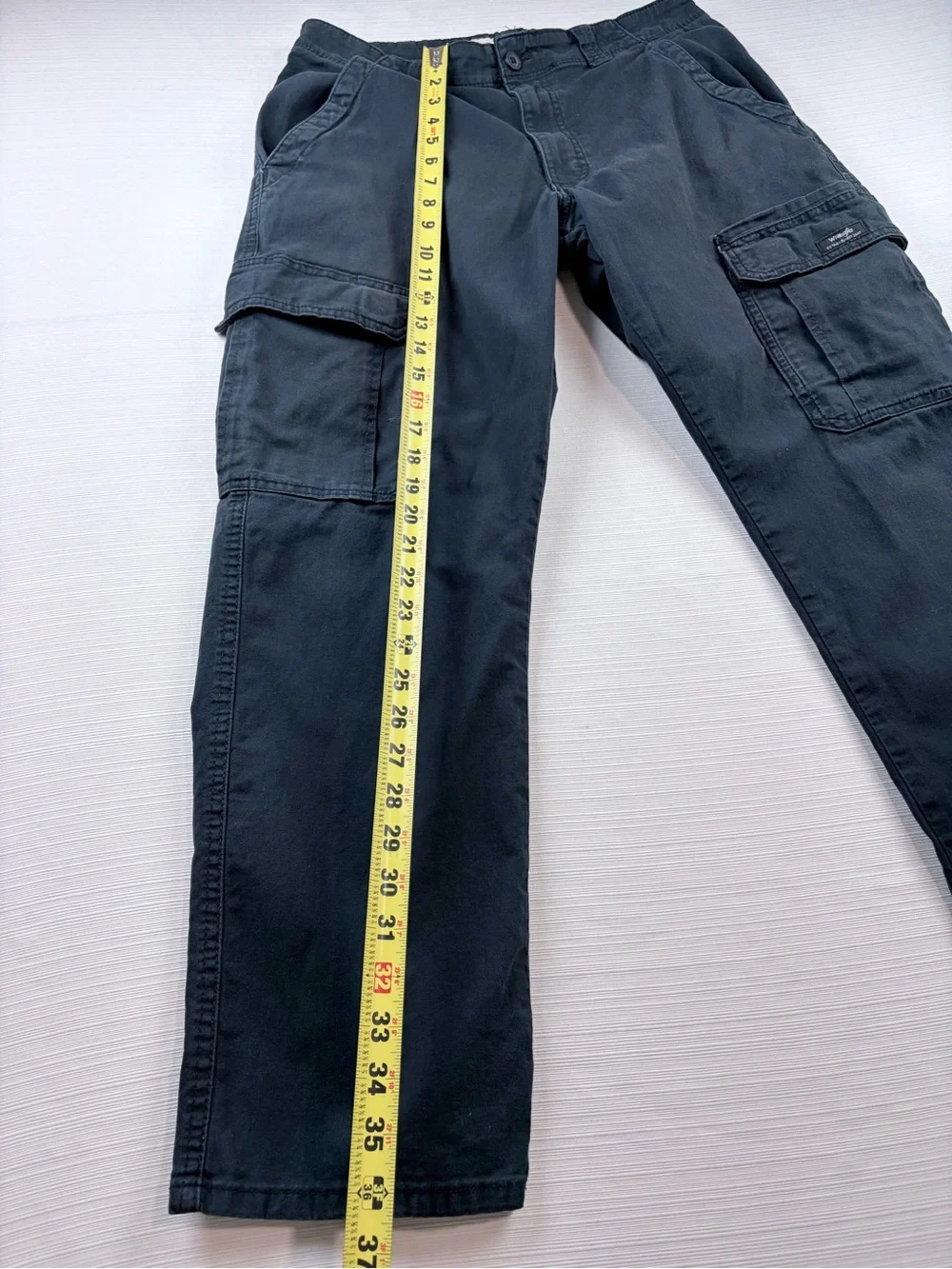 Wrangler Relax Fit Black Cargo Pants Size 34